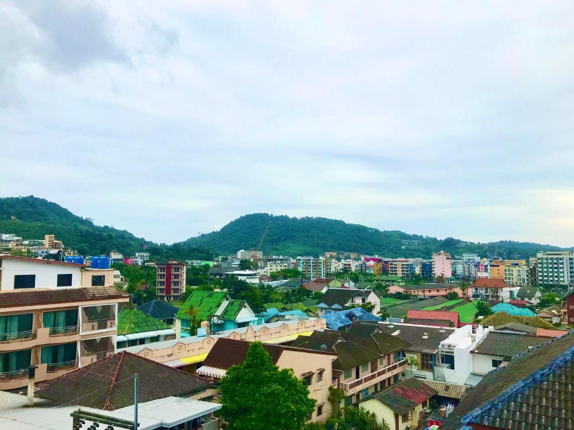 The Luka Guesthouse And Restaurant Patong 外观 照片